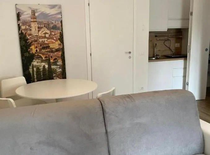 Unique Luca * فيرونا